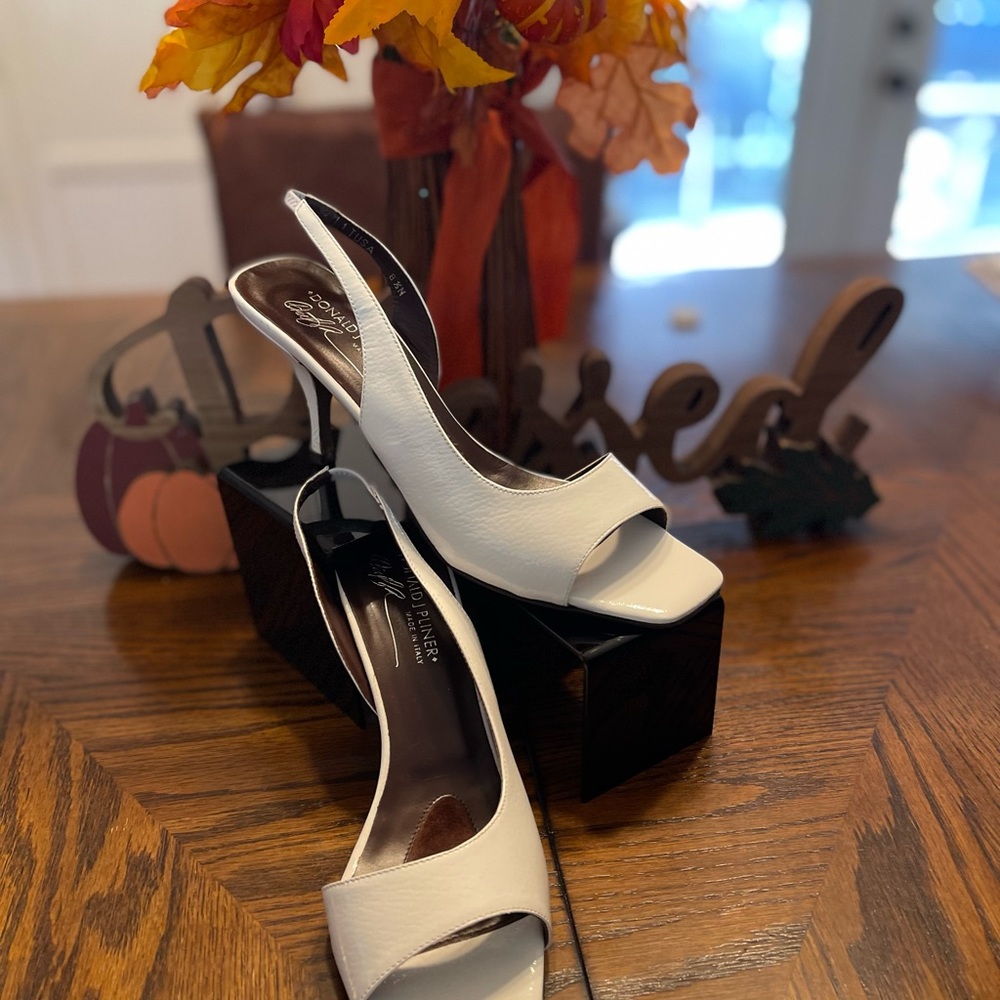 Donald Pliner Tusa White 81/2 N